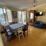 Lumineuse Pour 5 Personnes Avec Terrasse Et Jardin Privatif Au Racou - Fr-1-837-84